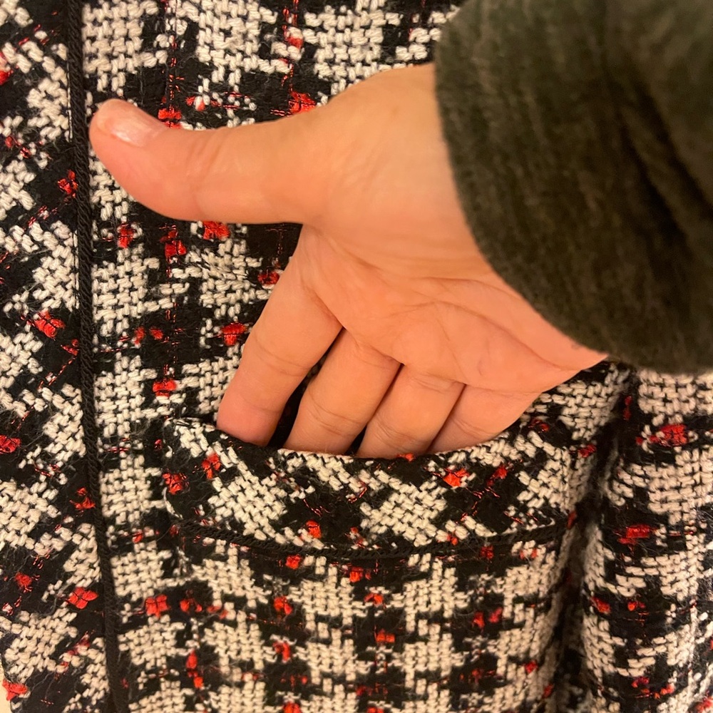 Peck & Peck Black and White Checkered Blazer with Red Highlights - Picture 4 of 6